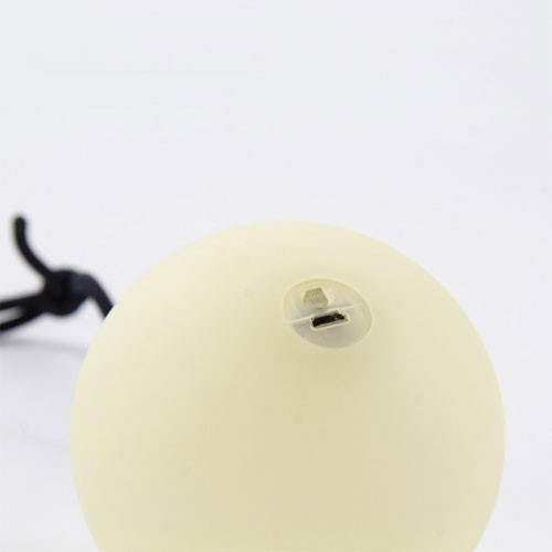 4 LED Poi Balls TGKYK – 9 Effets Stroboscopiques – Corde Réglable – Piles Remplaçables – Fitness, Danse, Jonglage